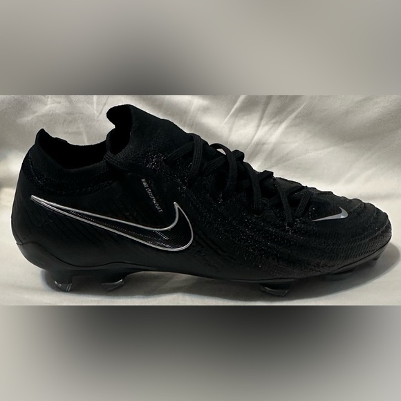 Nike Phantom Gx 2 Pro Soccer Cleats Low Top Black FJ2559-001. Men’s Sz: 4.5